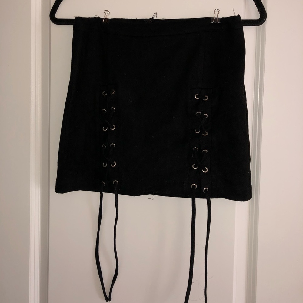 black skirt